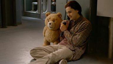 Ted: La serie 2x1