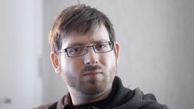 El Hacker Adolescente Más Buscado 1x2